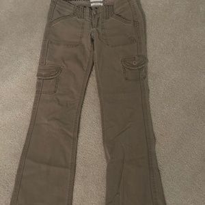 tan abercrombie cargo jeans